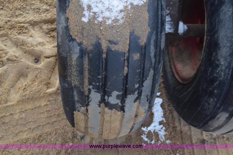 image for item L1114 Blue Jet Landrunner anhydrous ammonia applicator