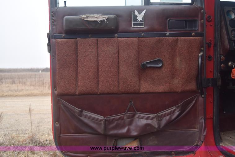 image for item L1208 1993 International 9400 seed tender truck