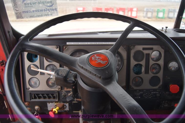 image for item L1208 1993 International 9400 seed tender truck