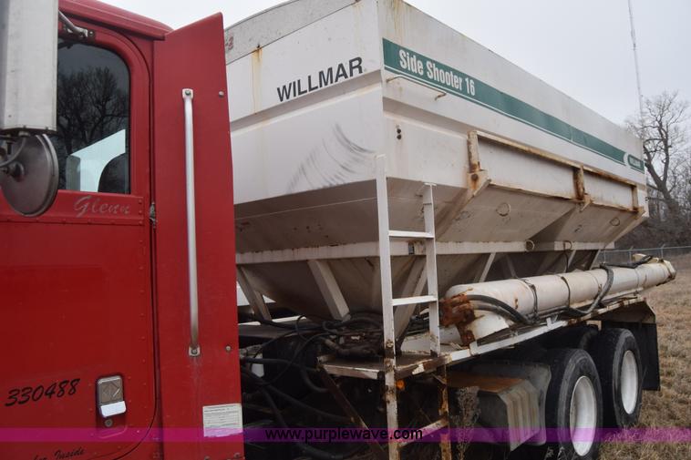 image for item L1208 1993 International 9400 seed tender truck