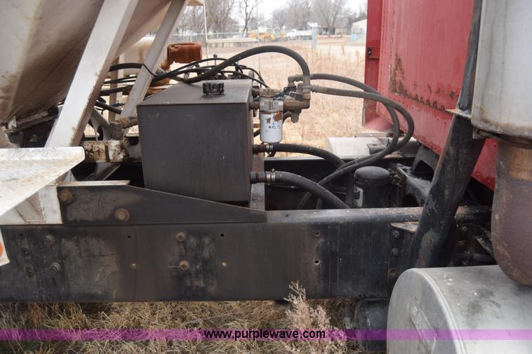 image for item L1208 1993 International 9400 seed tender truck