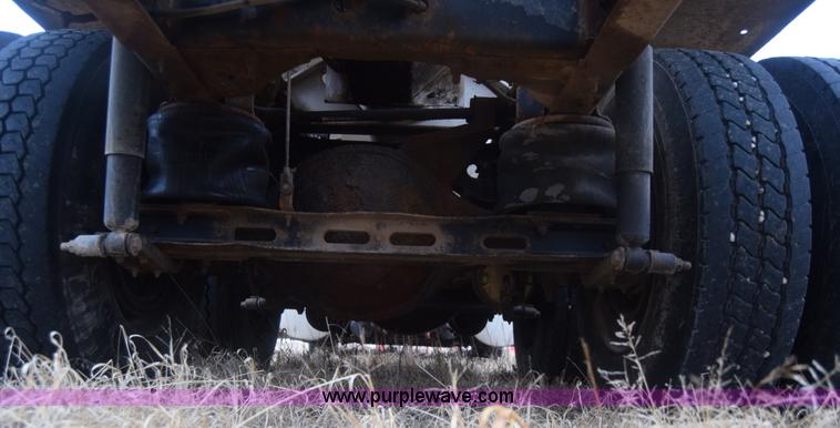 image for item L1208 1993 International 9400 seed tender truck