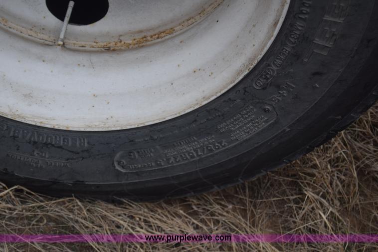 image for item L1208 1993 International 9400 seed tender truck