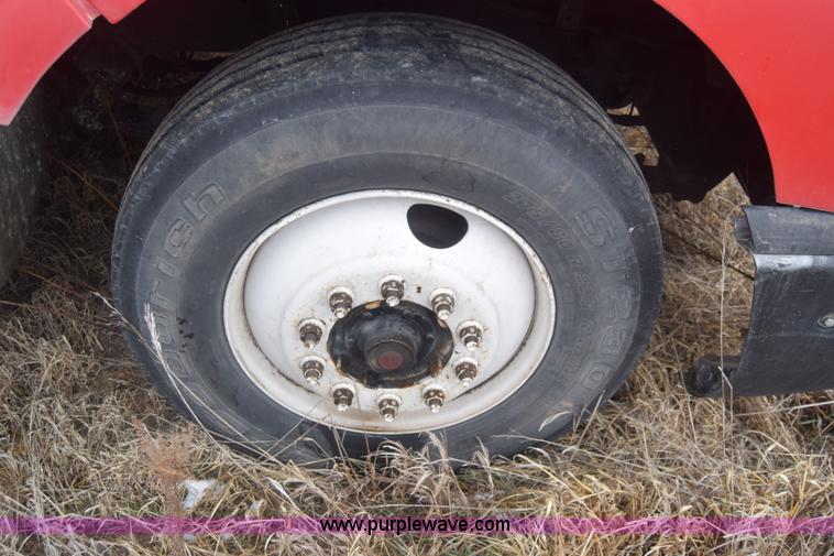 image for item L1208 1993 International 9400 seed tender truck