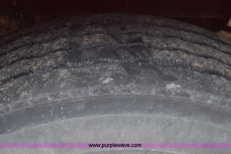 image for item L1208 1993 International 9400 seed tender truck