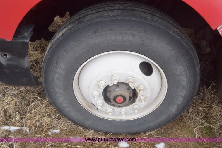 image for item L1208 1993 International 9400 seed tender truck