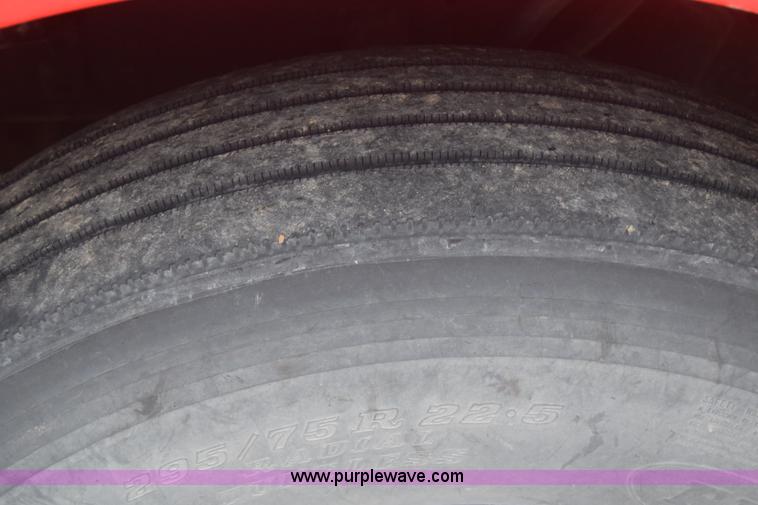 image for item L1208 1993 International 9400 seed tender truck