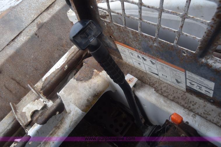 image for item L1228 1994 Bobcat 10 skid steer