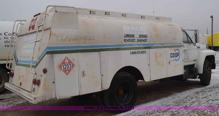 image for item L1231 1988 Ford F700 fuel truck