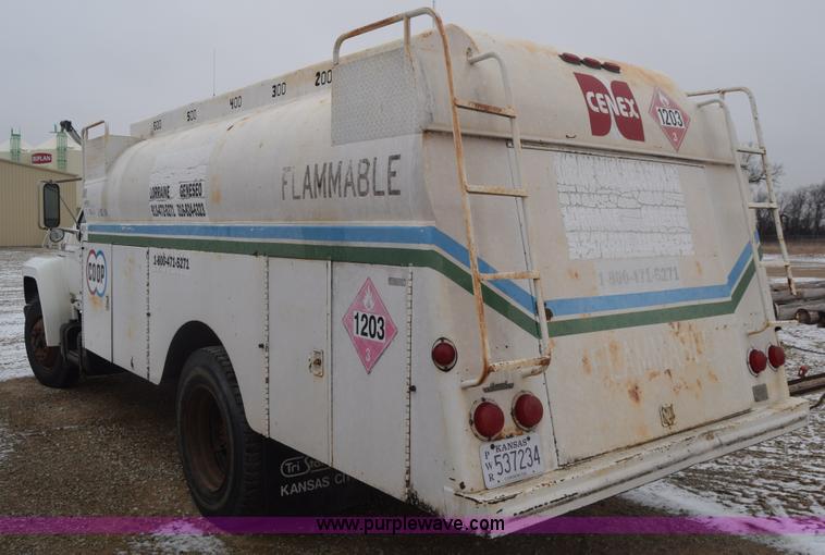 image for item L1231 1988 Ford F700 fuel truck
