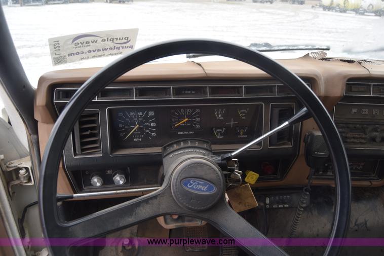 image for item L1231 1988 Ford F700 fuel truck