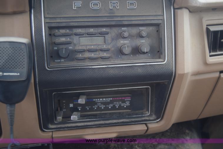 image for item L1231 1988 Ford F700 fuel truck