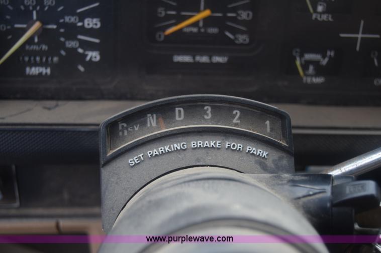 image for item L1231 1988 Ford F700 fuel truck