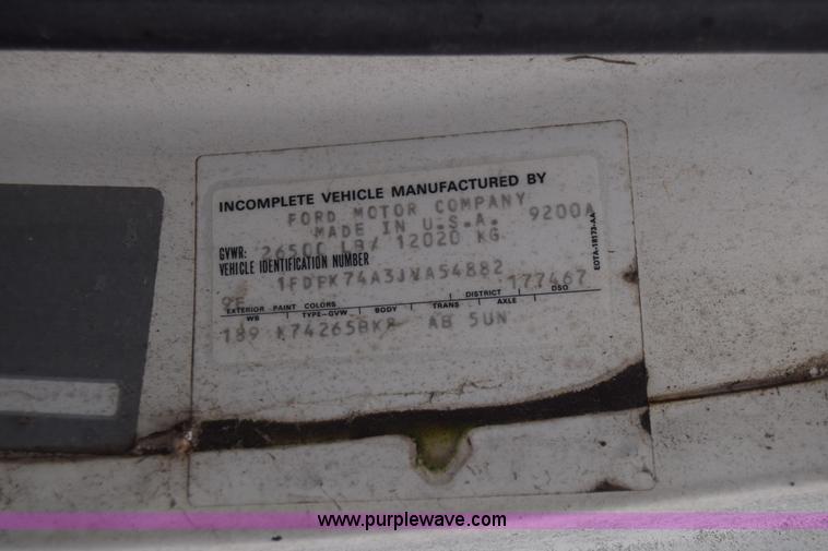 image for item L1231 1988 Ford F700 fuel truck