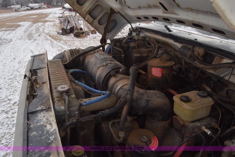 image for item L1231 1988 Ford F700 fuel truck