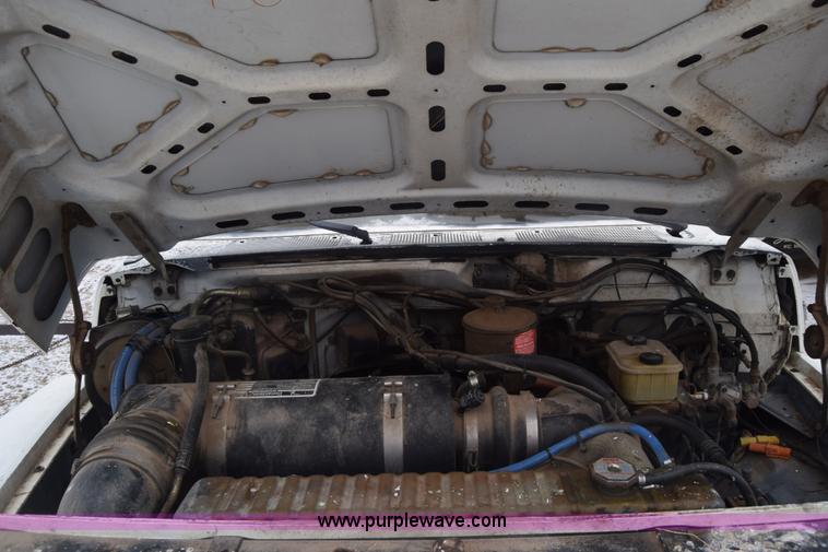 image for item L1231 1988 Ford F700 fuel truck