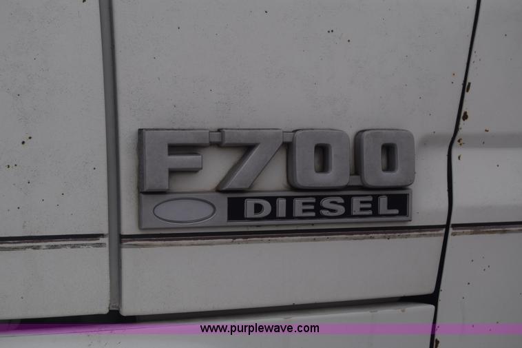 image for item L1231 1988 Ford F700 fuel truck