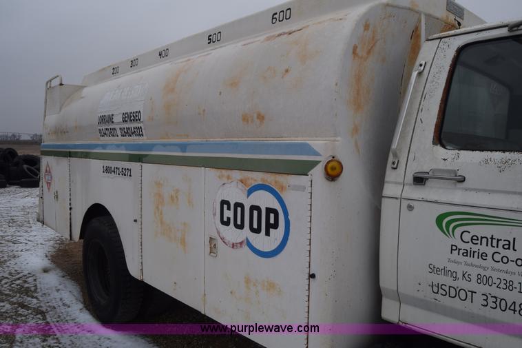 image for item L1231 1988 Ford F700 fuel truck