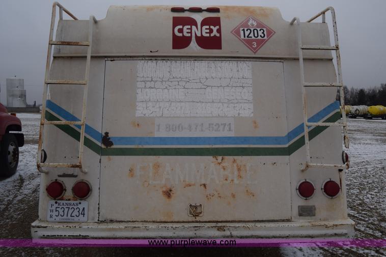 image for item L1231 1988 Ford F700 fuel truck