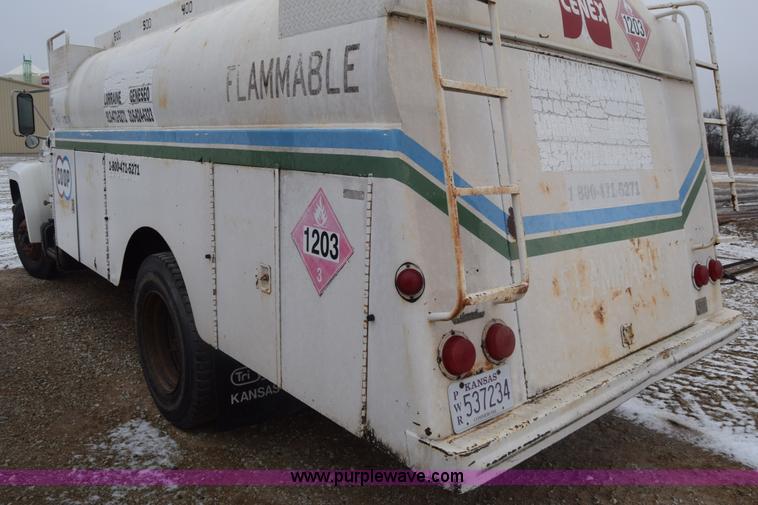 image for item L1231 1988 Ford F700 fuel truck
