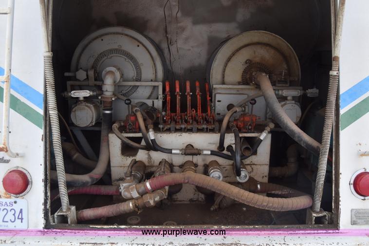 image for item L1231 1988 Ford F700 fuel truck