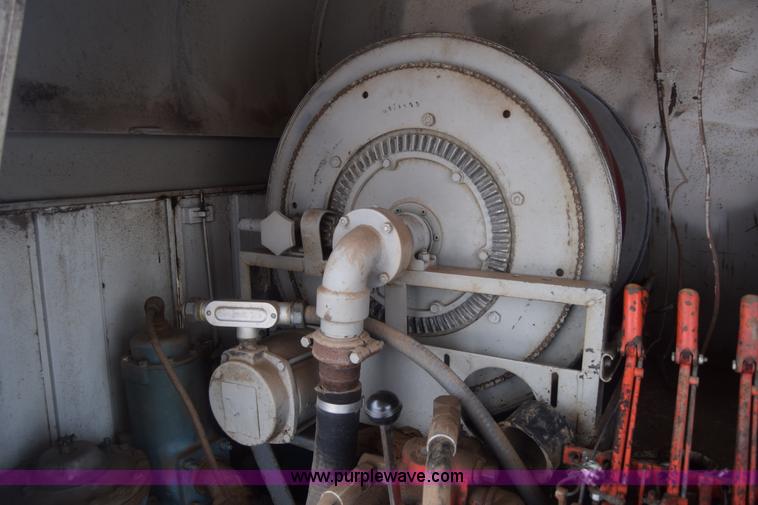 image for item L1231 1988 Ford F700 fuel truck