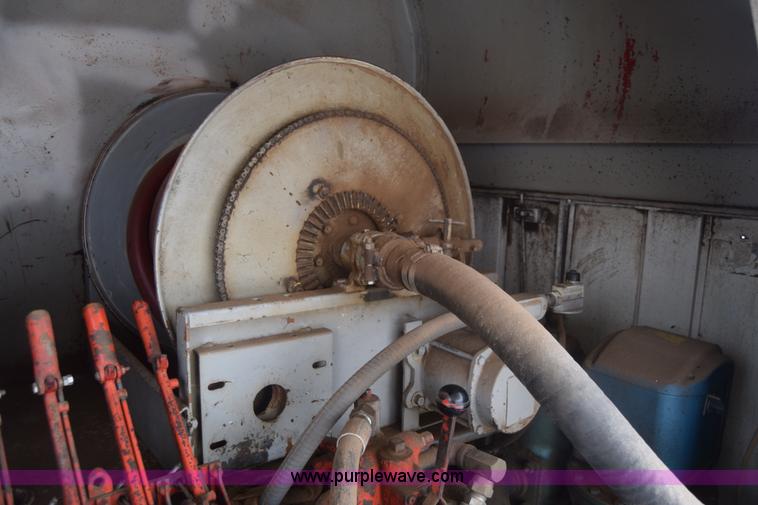 image for item L1231 1988 Ford F700 fuel truck