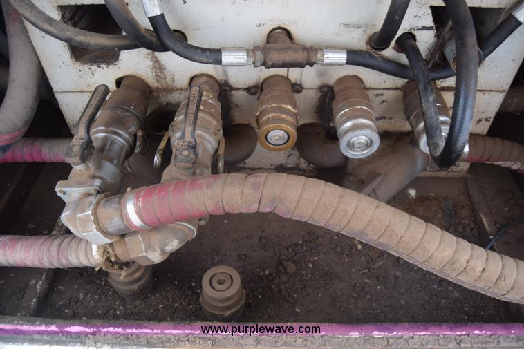 image for item L1231 1988 Ford F700 fuel truck