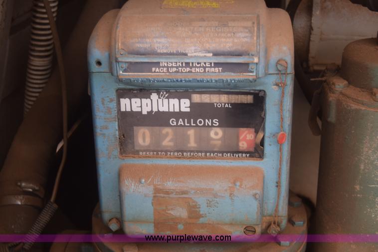 image for item L1231 1988 Ford F700 fuel truck