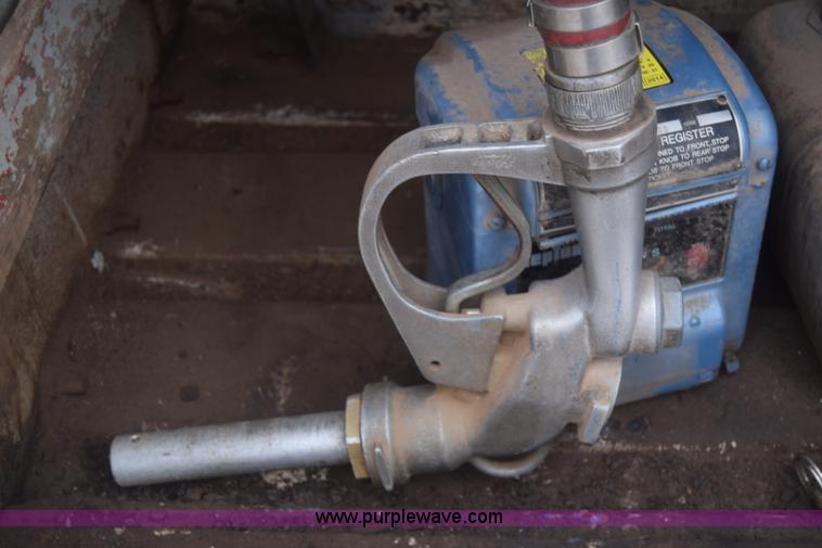 image for item L1231 1988 Ford F700 fuel truck