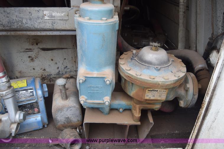 image for item L1231 1988 Ford F700 fuel truck