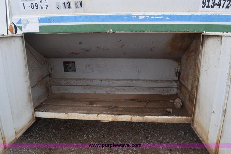 image for item L1231 1988 Ford F700 fuel truck