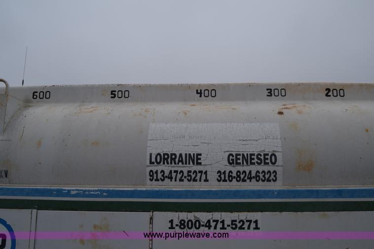 image for item L1231 1988 Ford F700 fuel truck
