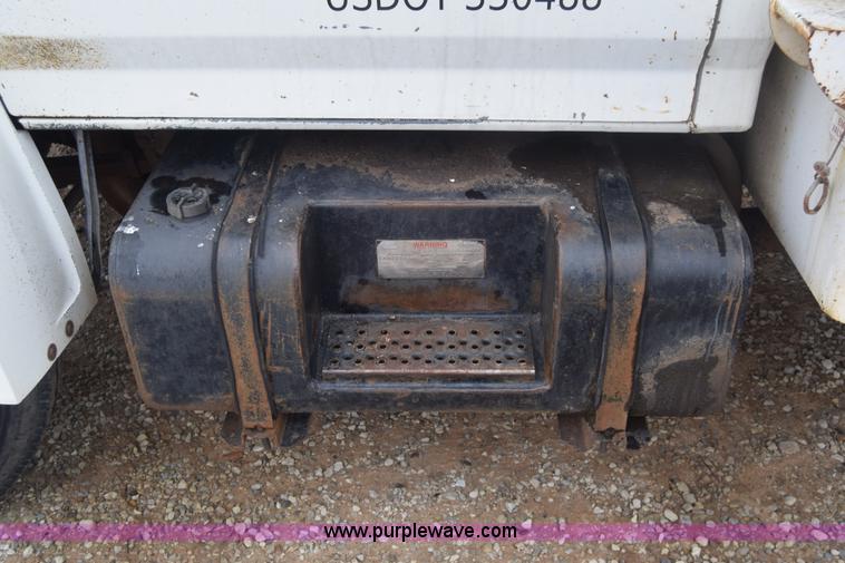 image for item L1231 1988 Ford F700 fuel truck