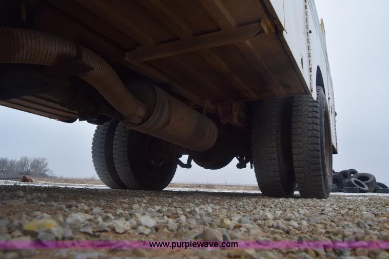 image for item L1231 1988 Ford F700 fuel truck