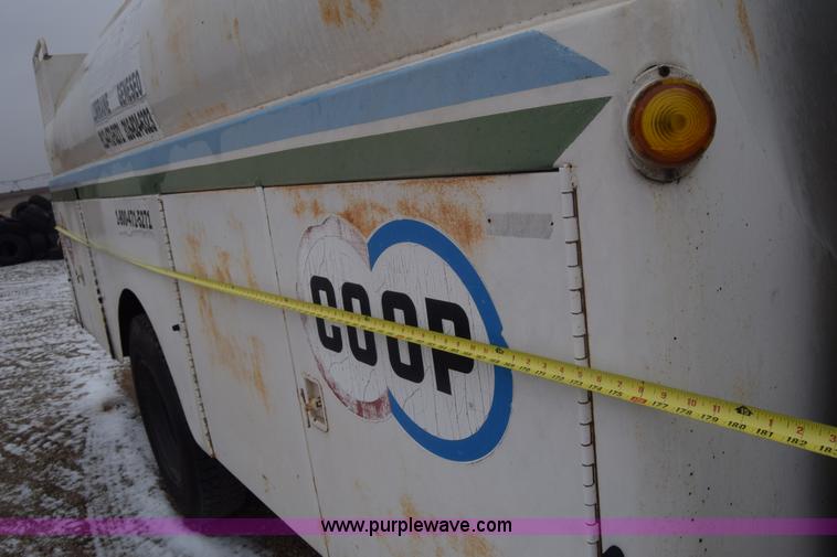 image for item L1231 1988 Ford F700 fuel truck