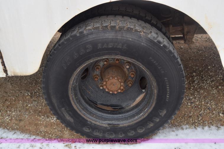 image for item L1231 1988 Ford F700 fuel truck