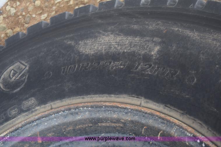 image for item L1231 1988 Ford F700 fuel truck