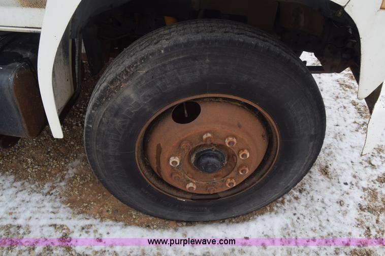 image for item L1231 1988 Ford F700 fuel truck