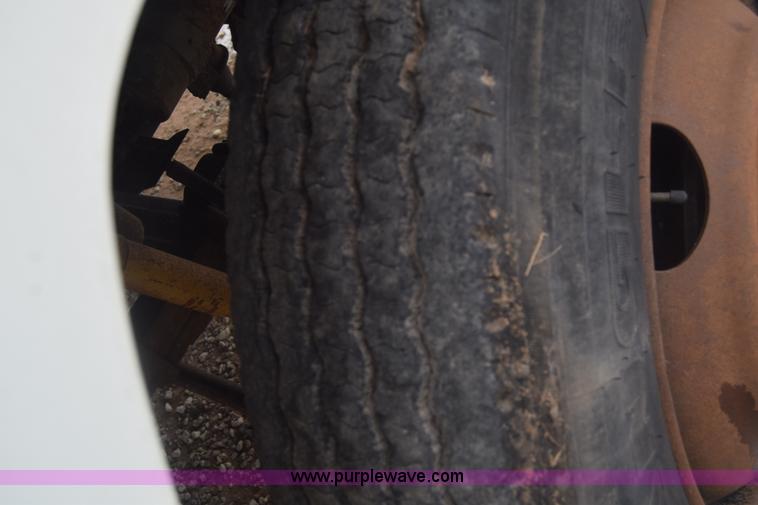 image for item L1231 1988 Ford F700 fuel truck