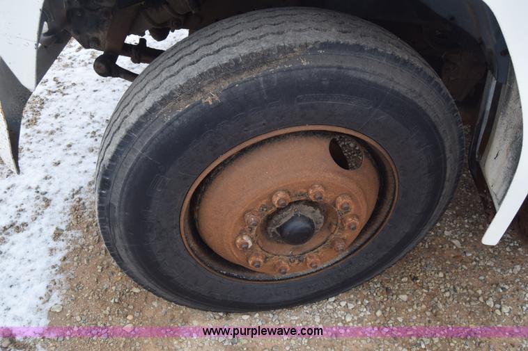 image for item L1231 1988 Ford F700 fuel truck