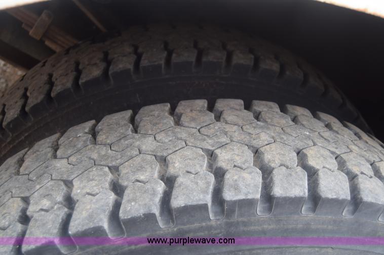 image for item L1231 1988 Ford F700 fuel truck