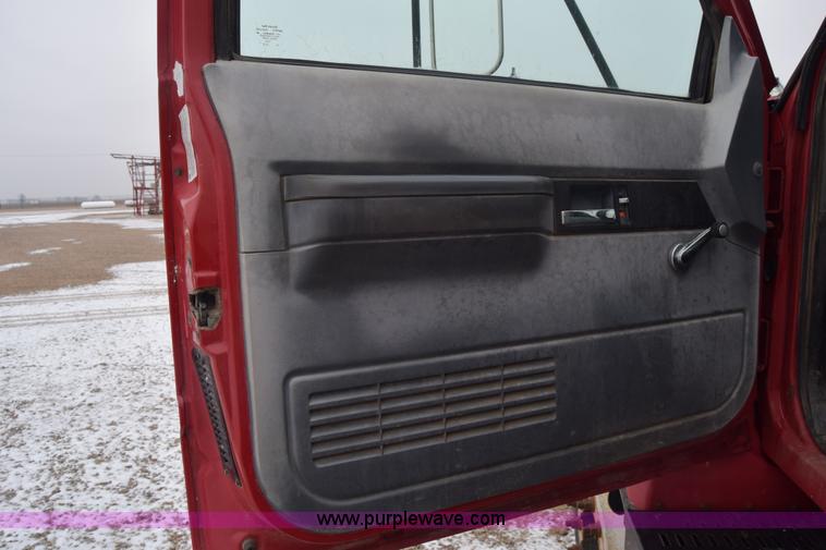 image for item L1232 1999 Chevrolet C6500 propane truck