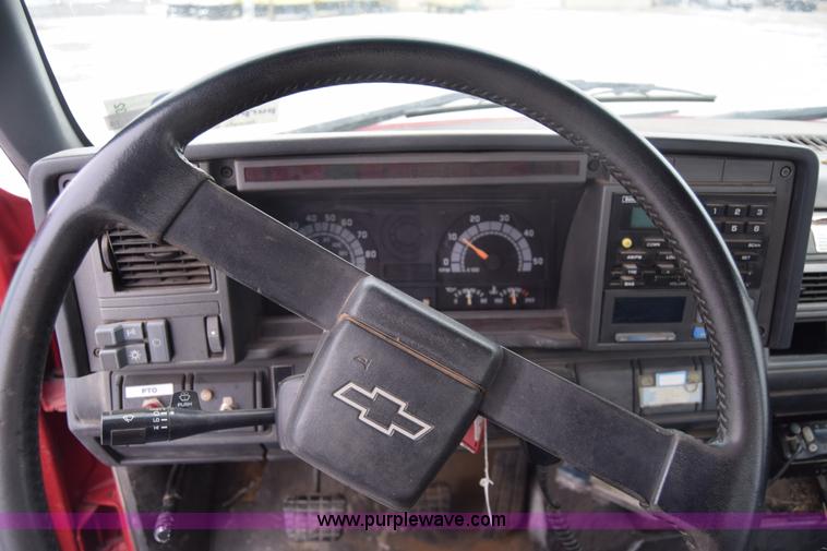 image for item L1232 1999 Chevrolet C6500 propane truck