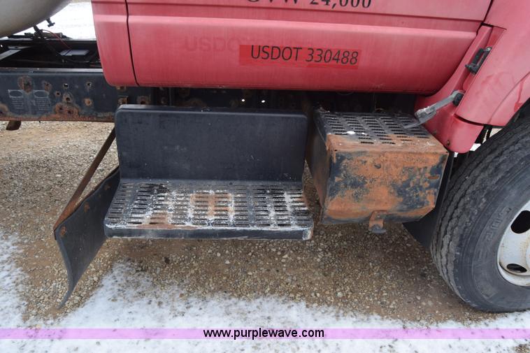 image for item L1232 1999 Chevrolet C6500 propane truck