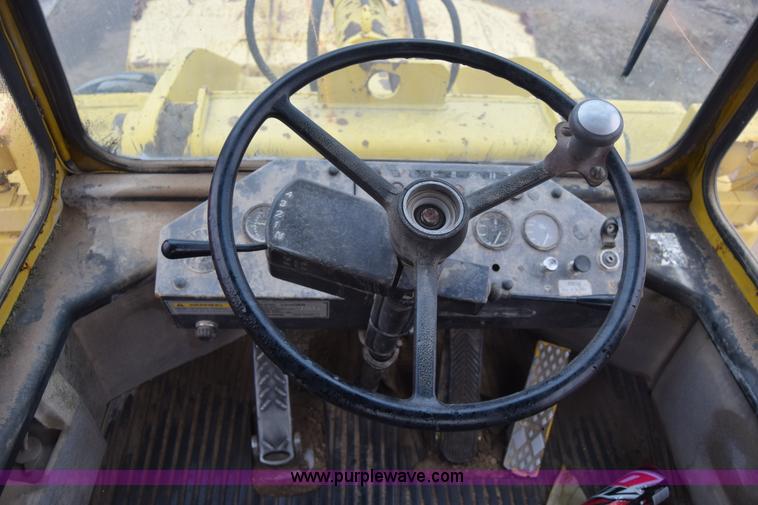 image for item L1234 Trojan 1900 wheel loader