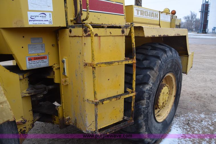 image for item L1234 Trojan 1900 wheel loader