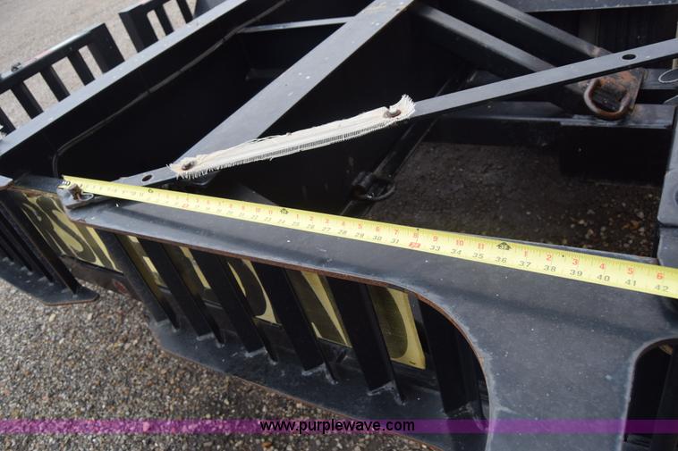 image for item L1238 2009 Behnke sprayer trailer