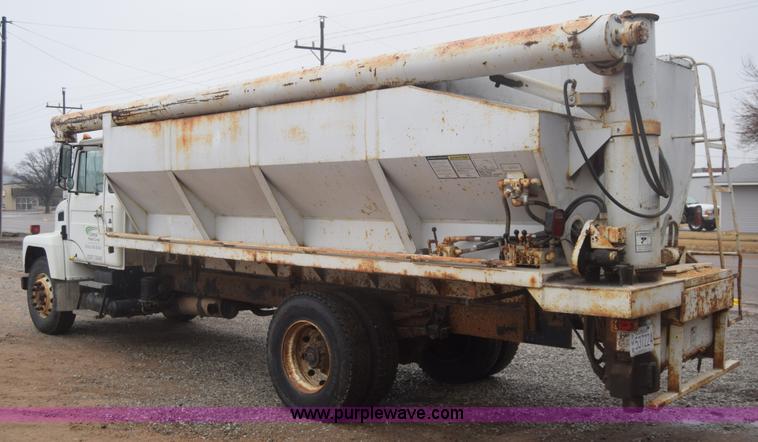 image for item L1242 1990 Mack CS300P feed truck