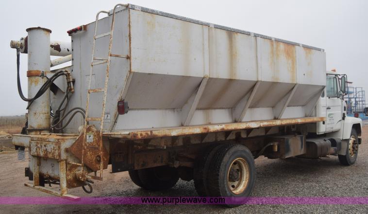 image for item L1242 1990 Mack CS300P feed truck
